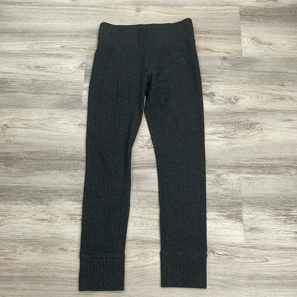 LOFT Outlet Lounge Gray & Black Herringbone Print Jogger Style Leggings Size S - Picture 3 of 10